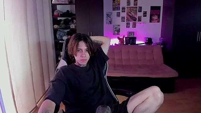 xIce Boy online show from May 2026 10:37:01 PM