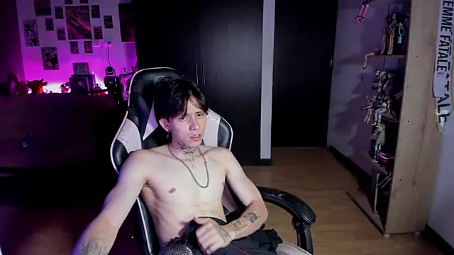 xIce Boy online show from June 2026 01:14:02 AM
