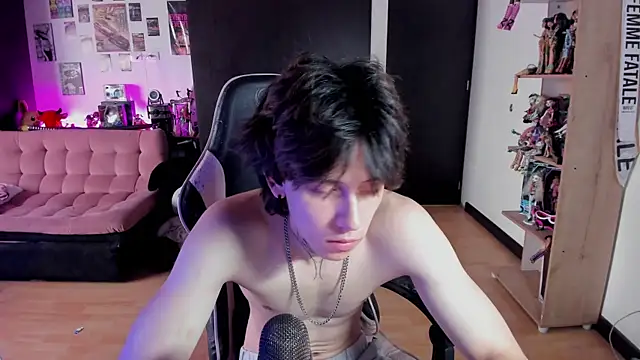 xIce Boy online show from June 2026 07:46:01 PM