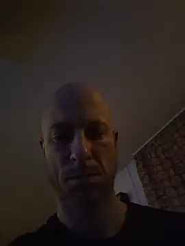 Snapshot of svenpfeifer chatting on December 2025 01:10:01 AM svenpfeifer online show from December 2025 01:10:01 AM