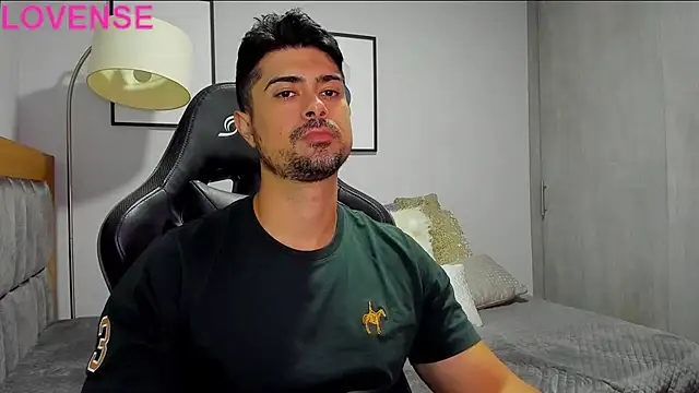 Snapshot of Dante_Storm chatting on October 2025 03:36:01 AM Dante Storm online show from October 2025 03:36:01 AM