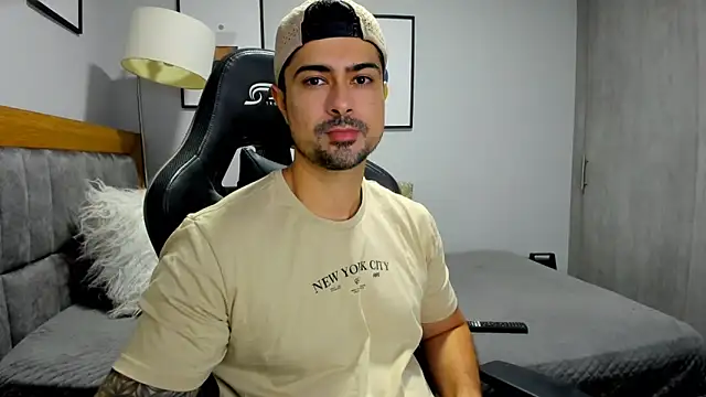 Snapshot of Dante_Storm chatting on November 2025 06:35:02 AM Dante Storm online show from November 2025 06:35:02 AM