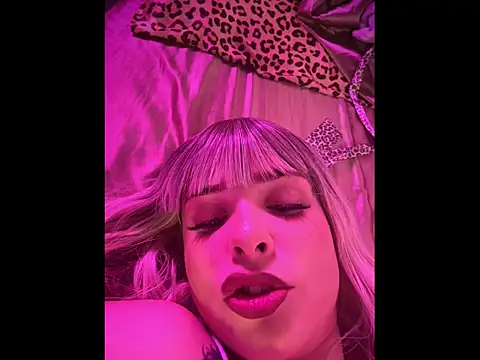 LoganPeny online show from April 2026 08:23:01 AM