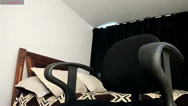 Hat girl online show from May 2026 09:45:02 PM