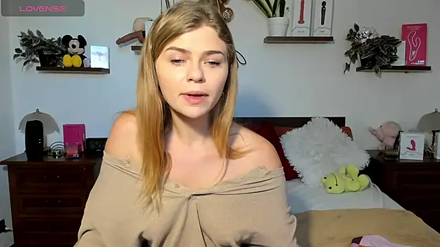 HaleyReedme online show from November 2025 07:57:01 AM