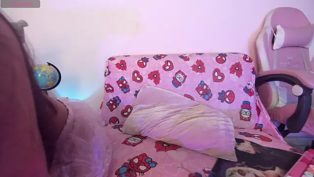 kitty-kryss online show from June 2026 12:53:02 PM