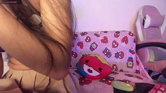 kitty-kryss online show from June 2026 01:04:02 PM