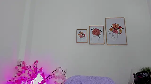 alana 111 online show from October 2025 03:05:01 AM