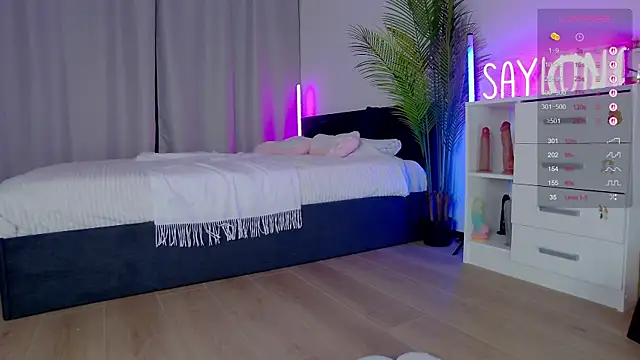 Say luna online show from December 2025 07:41:01 PM