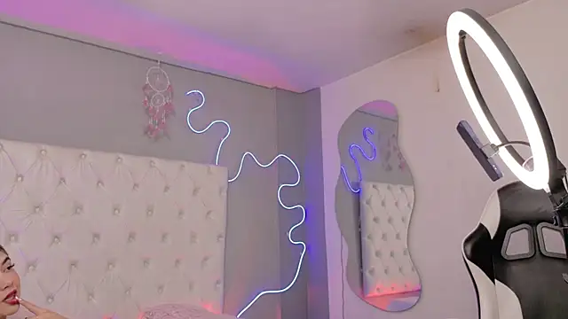 natasha  black online show from March 2026 07:52:01 PM