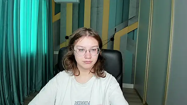 AngelinaLow online show from October 2025 12:28:01 PM