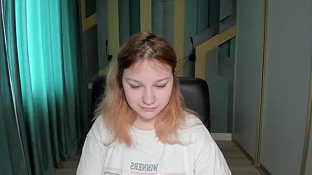 AngelinaLow online show from April 2026 11:27:02 AM