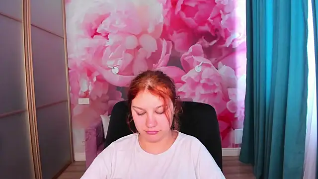 AngelinaLow online show from June 2026 11:32:01 AM