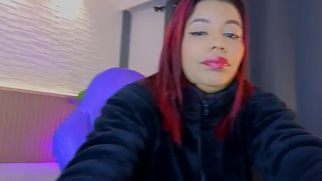 Snapshot of TiffanyWalk chatting on October 2025 10:38:01 AM TiffanyWalk online show from October 2025 10:38:01 AM