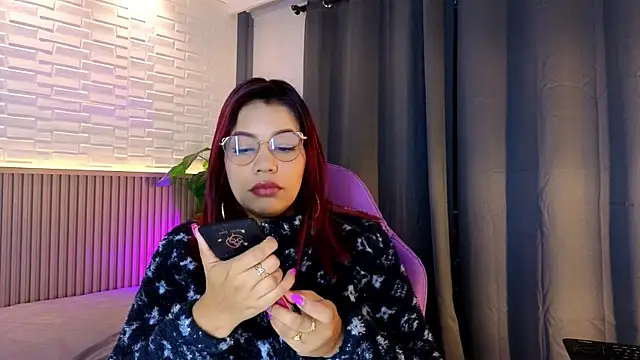 Snapshot of TiffanyWalk chatting on October 2025 10:48:01 AM TiffanyWalk online show from October 2025 10:48:01 AM