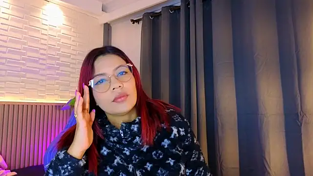 Snapshot of TiffanyWalk chatting on October 2025 10:50:01 AM TiffanyWalk online show from October 2025 10:50:01 AM