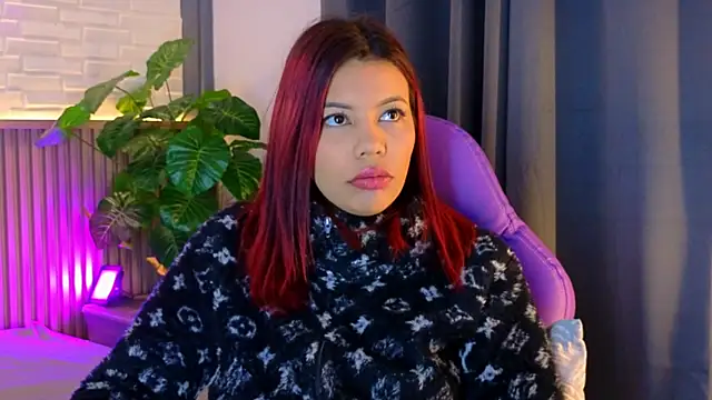 Snapshot of TiffanyWalk chatting on November 2025 10:37:01 AM TiffanyWalk online show from November 2025 10:37:01 AM