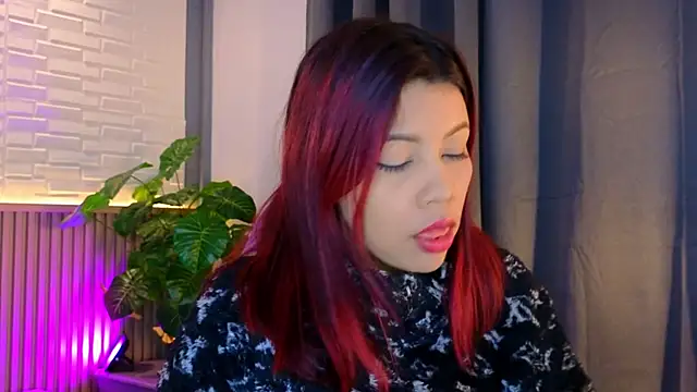 Snapshot of TiffanyWalk chatting on November 2025 10:47:02 AM TiffanyWalk online show from November 2025 10:47:02 AM