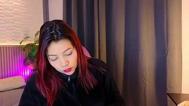 Snapshot of TiffanyWalk chatting on December 2025 10:53:01 AM TiffanyWalk online show from December 2025 10:53:01 AM