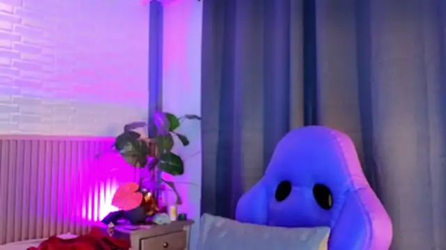 Snapshot of TiffanyWalk chatting on January 2026 11:45:02 AM TiffanyWalk online show from January 2026 11:45:02 AM