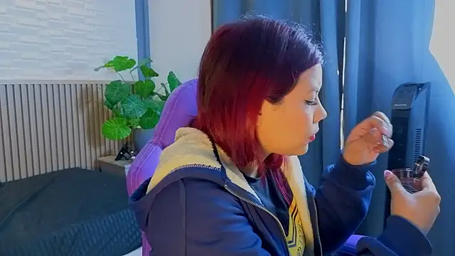 Snapshot of TiffanyWalk chatting on March 2026 12:45:02 PM TiffanyWalk online show from March 2026 12:45:02 PM