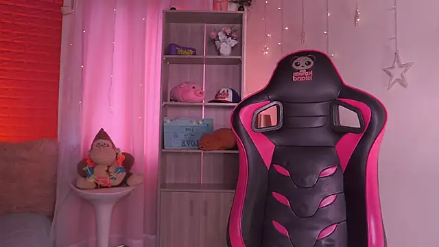 Madison Mayer online show from October 2025 01:08:02 PM