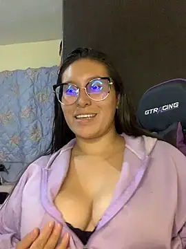 Snapshot of cloe_starr chatting on March 2025 09:43:02 PM cloe starr online show from March 2025 09:43:02 PM