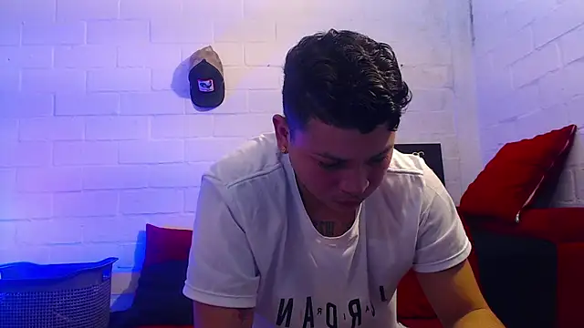 Snapshot of juan_montoyasex chatting on March 2025 05:34:01 AM juan montoyasex online show from March 2025 05:34:01 AM