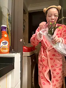 Snapshot of aa520uv chatting on December 2025 04:13:01 PM aa520uv online show from December 2025 04:13:01 PM