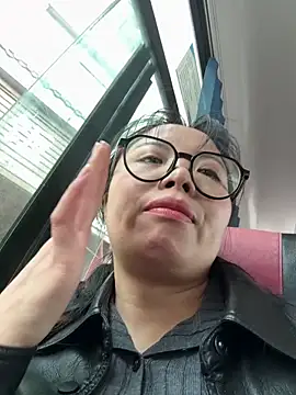 Snapshot of aa520uv chatting on December 2025 05:57:01 AM aa520uv online show from December 2025 05:57:01 AM