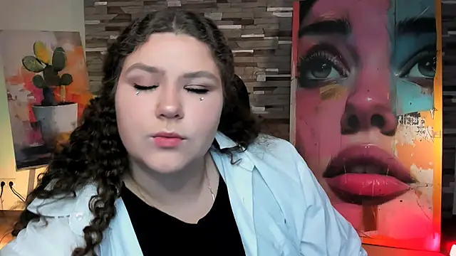 Snapshot of FlorenceAnderson chatting on March 2025 10:33:02 AM FlorenceAnderson online show from March 2025 10:33:02 AM