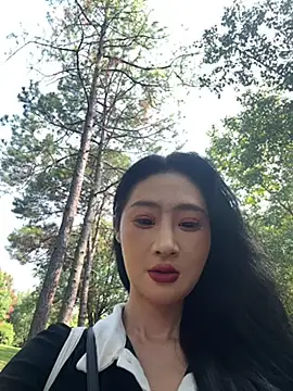 Snapshot of linger-23 chatting on October 2025 06:52:01 AM linger-23 online show from October 2025 06:52:01 AM