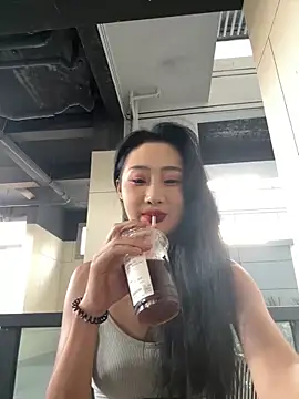 Snapshot of linger-23 chatting on October 2025 05:59:01 AM linger-23 online show from October 2025 05:59:01 AM