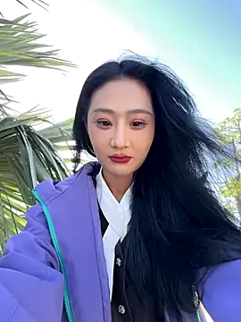 Snapshot of linger-23 chatting on November 2025 07:00:02 AM linger-23 online show from November 2025 07:00:02 AM