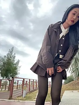 Snapshot of linger-23 chatting on January 2026 06:40:01 AM linger-23 online show from January 2026 06:40:01 AM