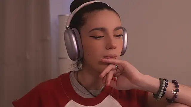 mystica  online show from December 2025 09:39:02 AM