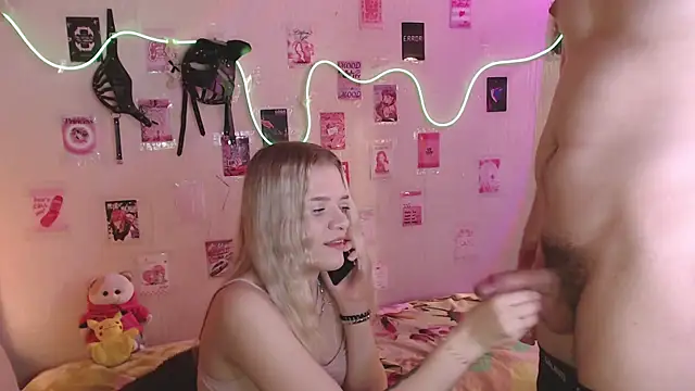 Snapshot of Your_Horny_Friends chatting on October 2025 12:26:01 PM Your Horny Friends online show from October 2025 12:26:01 PM