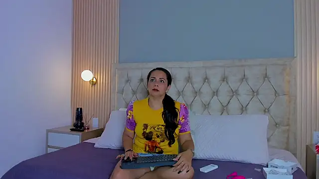 Hera goddesss online show from October 2025 07:23:02 PM