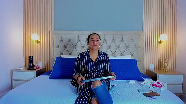 Hera goddesss online show from October 2025 07:33:02 PM