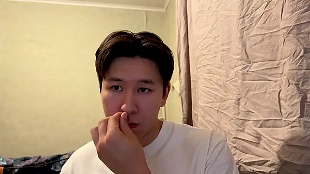 Snapshot of aliktasty chatting on December 2025 04:46:01 PM aliktasty online show from December 2025 04:46:01 PM