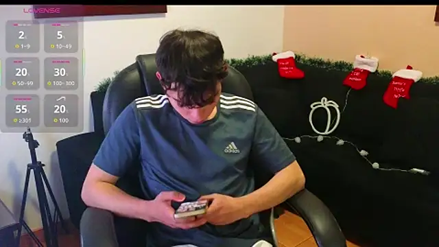 Snapshot of lukeboyce33 chatting on November 2025 01:28:01 AM lukeboyce33 online show from November 2025 01:28:01 AM