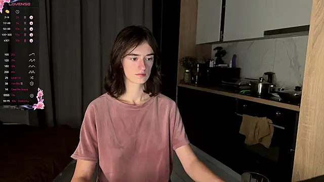 Snapshot of TwinTemptations chatting on September 2025 07:08:02 PM TwinTemptations online show from September 2025 07:08:02 PM