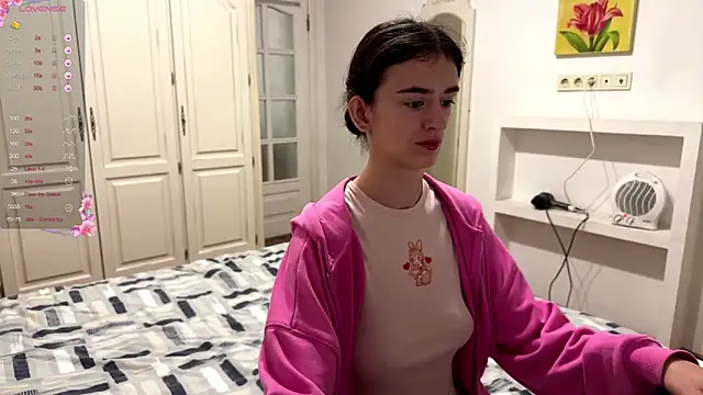 Snapshot of TwinTemptations chatting on October 2025 06:49:02 PM TwinTemptations online show from October 2025 06:49:02 PM