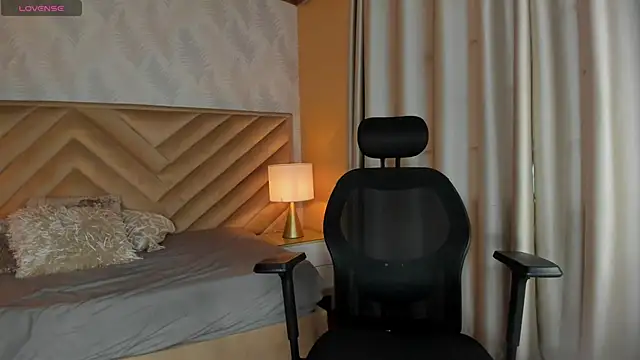 Snapshot of alice_kingsley_ chatting on November 2025 07:35:01 PM alice kingsley online show from November 2025 07:35:01 PM