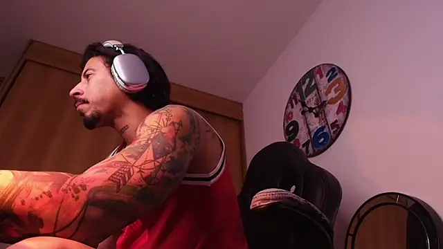 josemeirelesfox online show from October 2025 01:53:02 PM