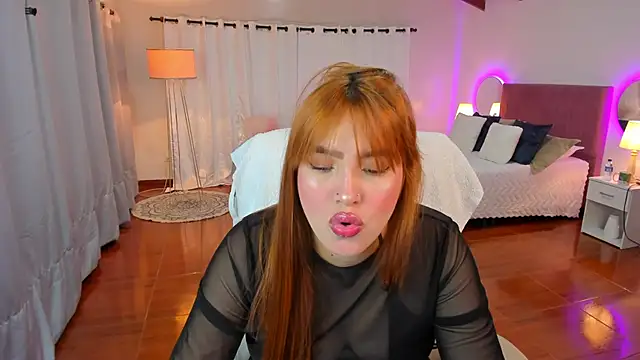 karla hill 28 online show from September 2025 04:00:01 AM