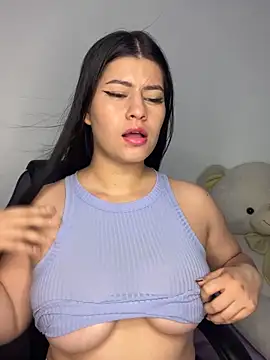 Snapshot of Saanvi21 chatting on October 2025 05:05:01 AM Saanvi21 online show from October 2025 05:05:01 AM