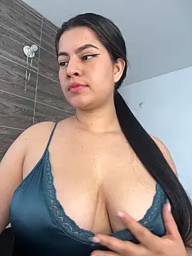 Snapshot of Saanvi21 chatting on October 2025 02:02:01 PM Saanvi21 online show from October 2025 02:02:01 PM