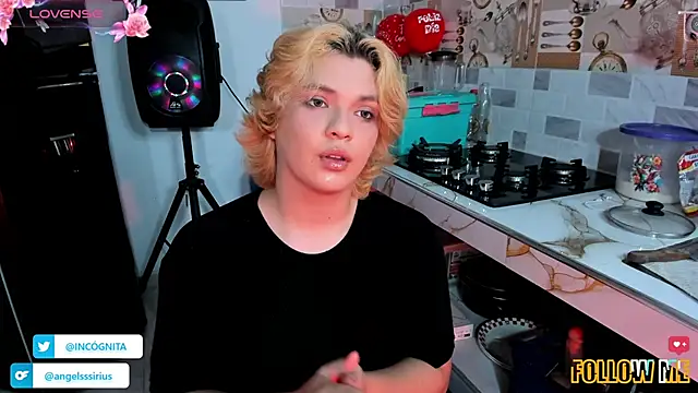 Snapshot of adam_angelssss chatting on November 2025 09:30:02 PM adam angelssss online show from November 2025 09:30:02 PM