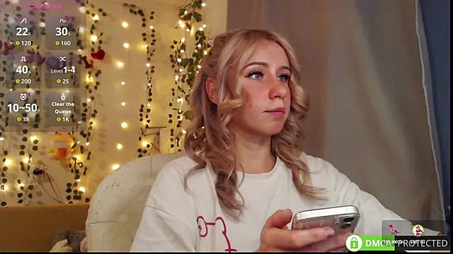 Mia  Kitty online show from September 2025 06:45:01 PM